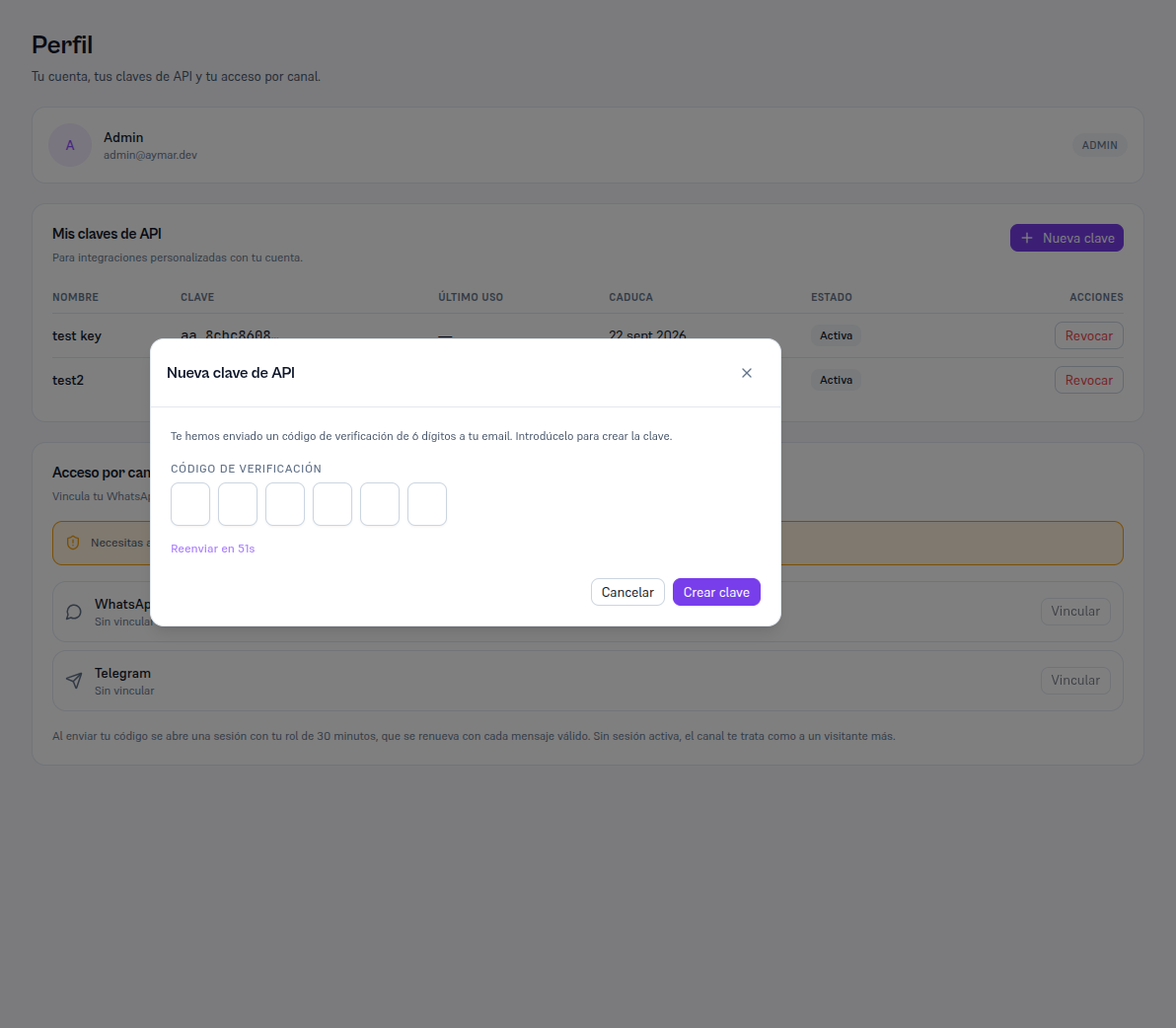 Modal con el mensaje «Te hemos enviado un código de verificación de 6 dígitos a tu email. Introdúcelo para crear la clave», el campo Código de verificación y el botón Reenviar en 58s deshabilitado